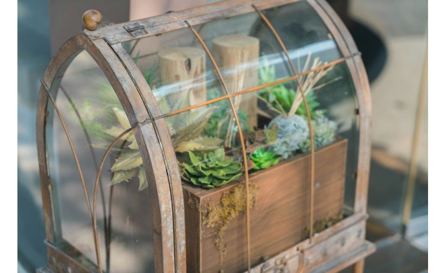 Mini-serre per balconi e terrazzi: come realizzarle con il policarbonato